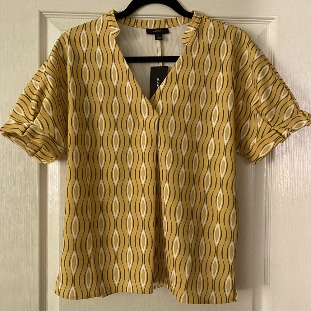 NWT Alfani top